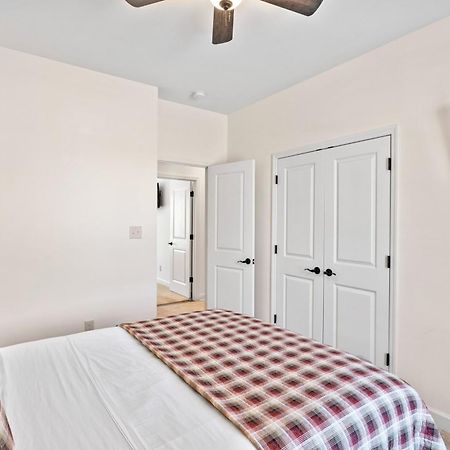 Bear Pass Is A 3 Bed 2 Bath Craftsman Style Home Located Within Walking Distance To Dt Gatlinburg Exteriér fotografie