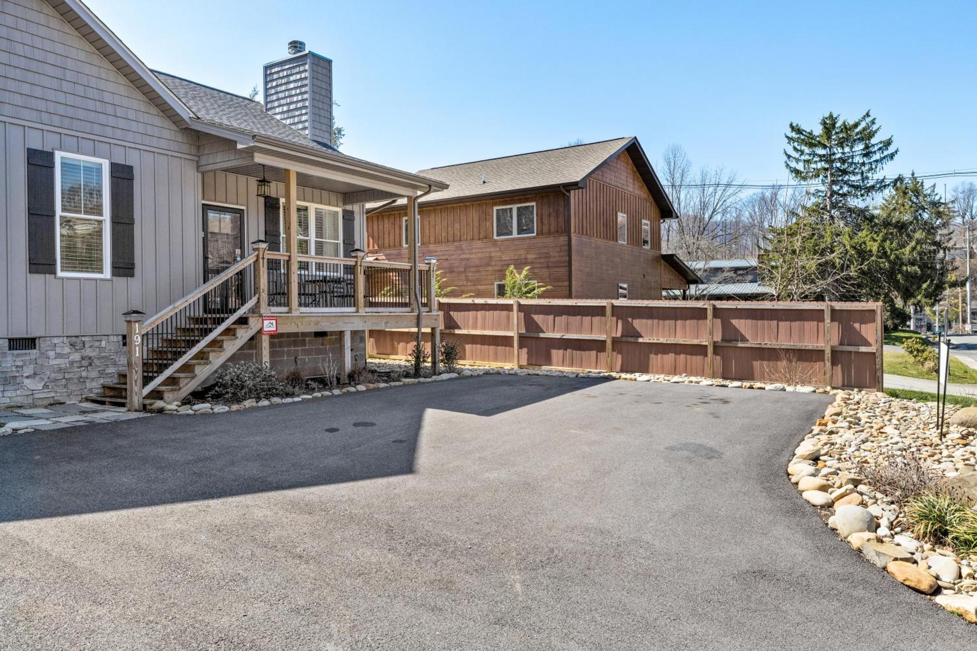 Bear Pass Is A 3 Bed 2 Bath Craftsman Style Home Located Within Walking Distance To Dt Gatlinburg Exteriér fotografie