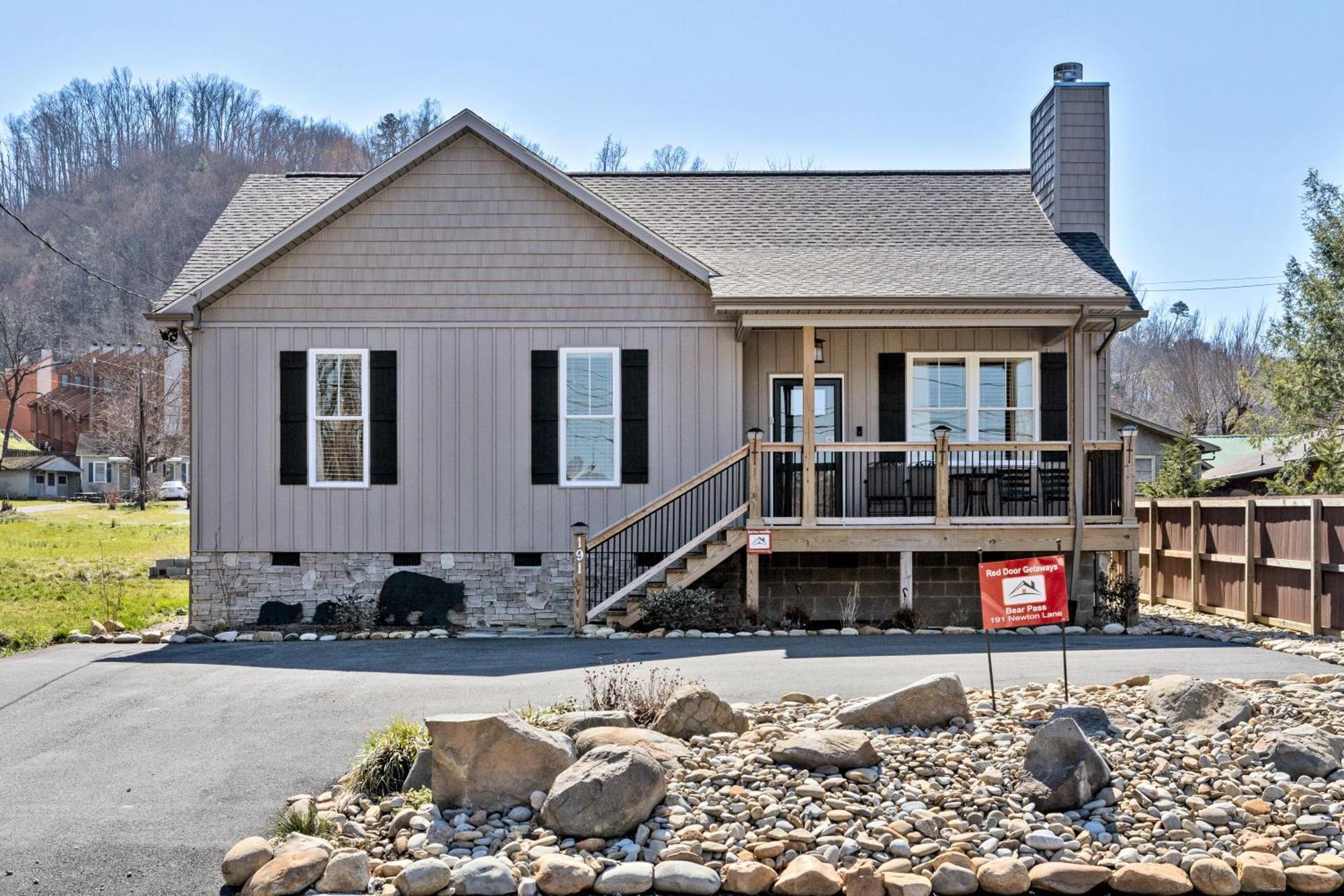 Bear Pass Is A 3 Bed 2 Bath Craftsman Style Home Located Within Walking Distance To Dt Gatlinburg Exteriér fotografie