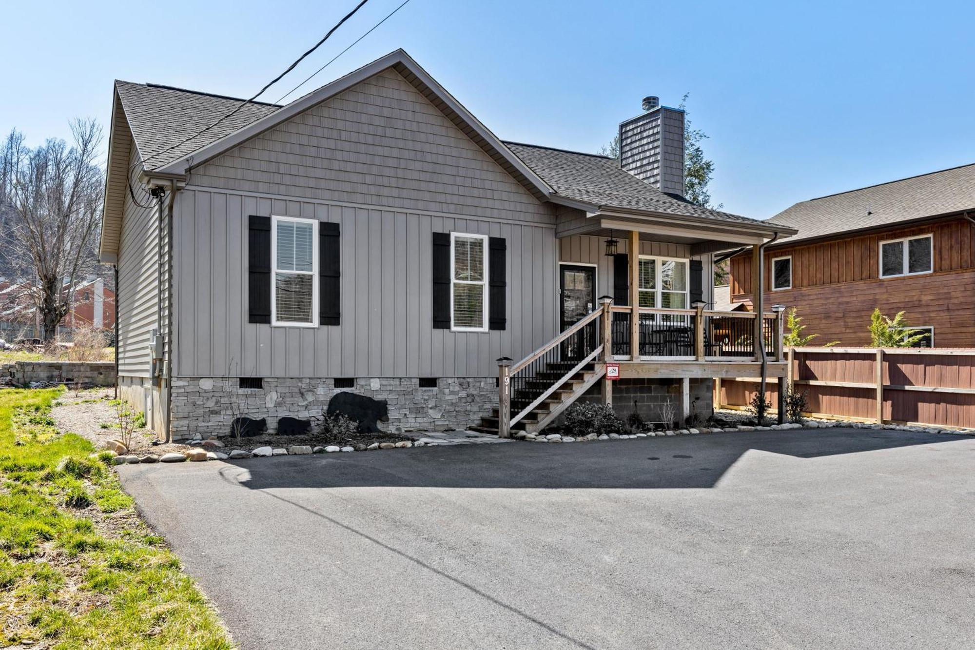 Bear Pass Is A 3 Bed 2 Bath Craftsman Style Home Located Within Walking Distance To Dt Gatlinburg Exteriér fotografie